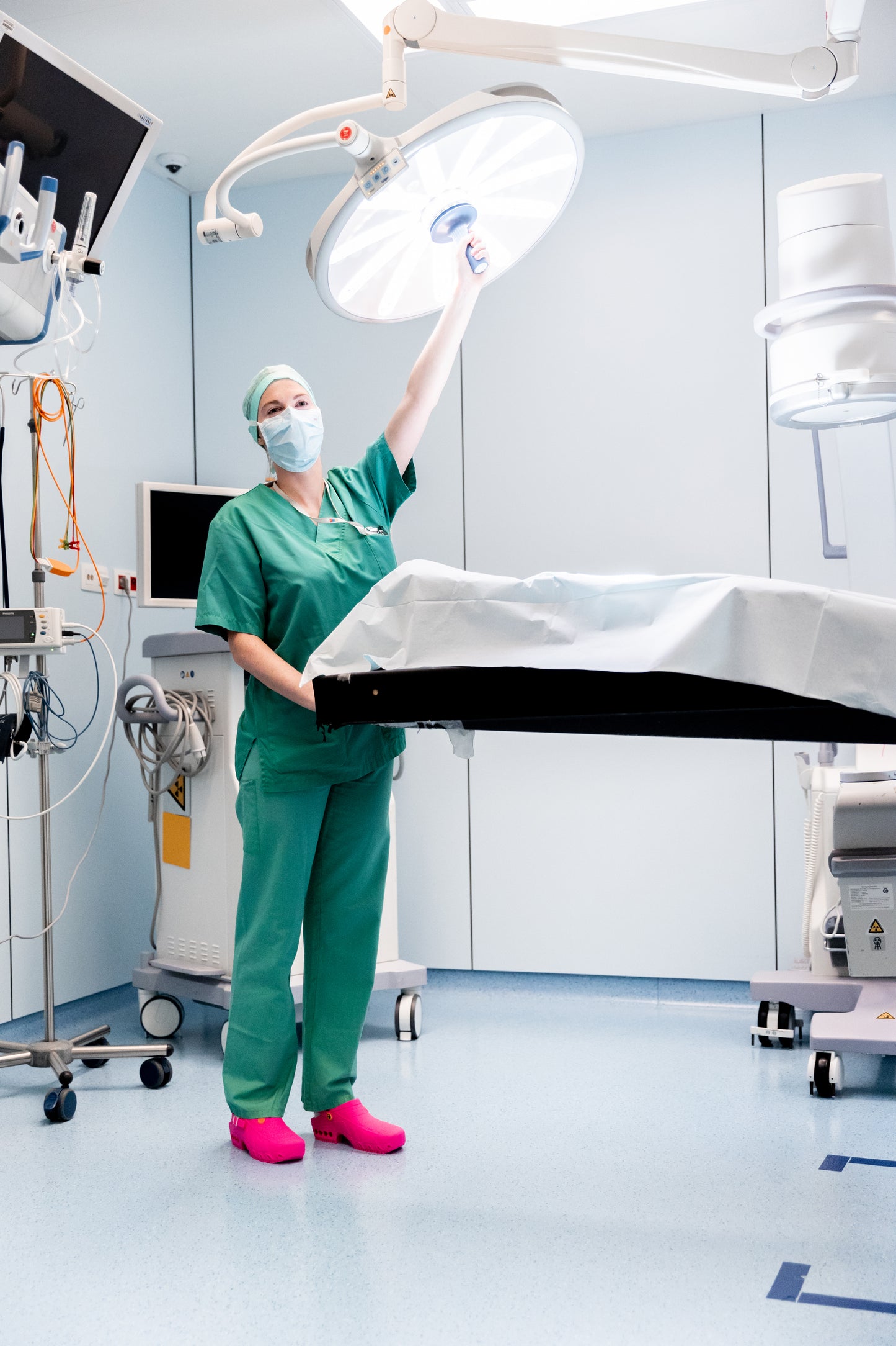 Neslidžios klumpės OXY CLOG OB ESD A SRA E, sterilizuojamos autoklave (įvairių spalvų)