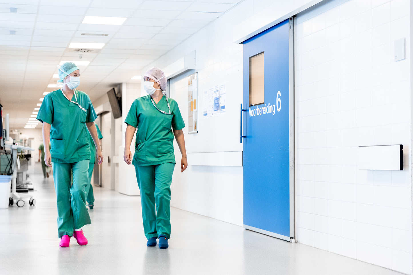 Neslidžios klumpės OXY CLOG OB ESD A SRA E, sterilizuojamos autoklave (įvairių spalvų)