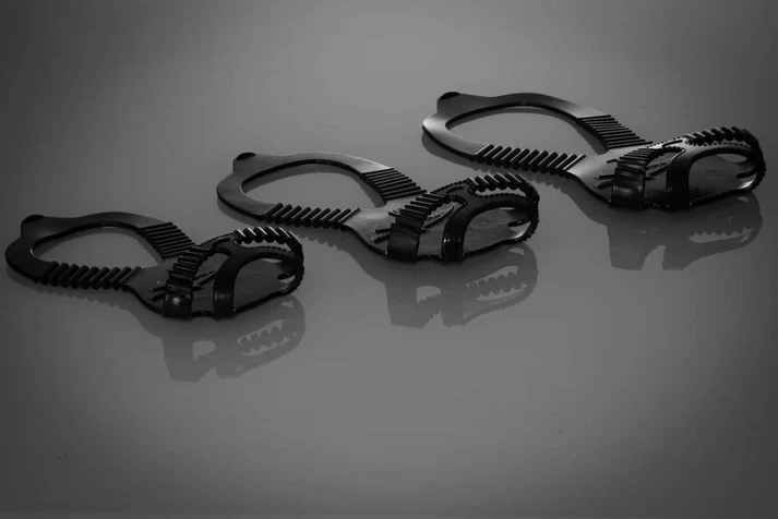 Antbačiai su plieniniais dygliais sniegui ir ledui CITY GRIP