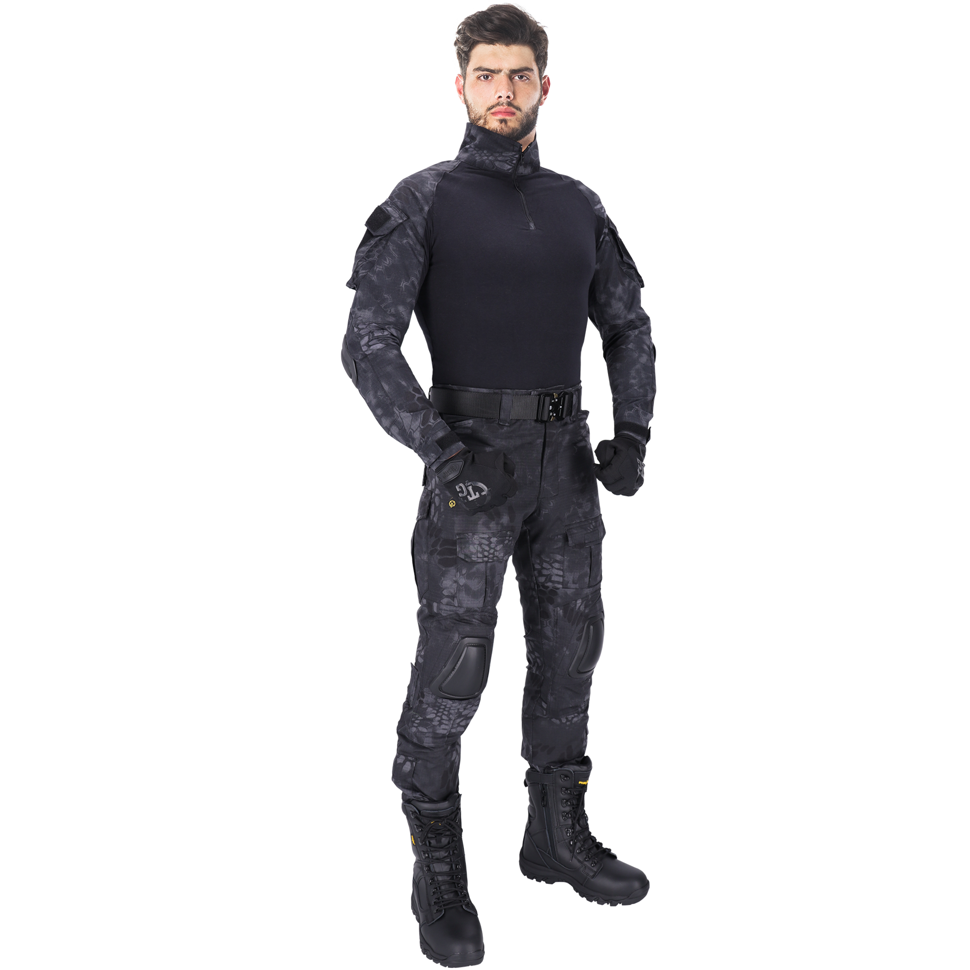 Taktinės aprangos komplektas, su kelnėmis, marškinėliais ilgomis rankovėmis, kelių ir alkūnių apsaugomis.