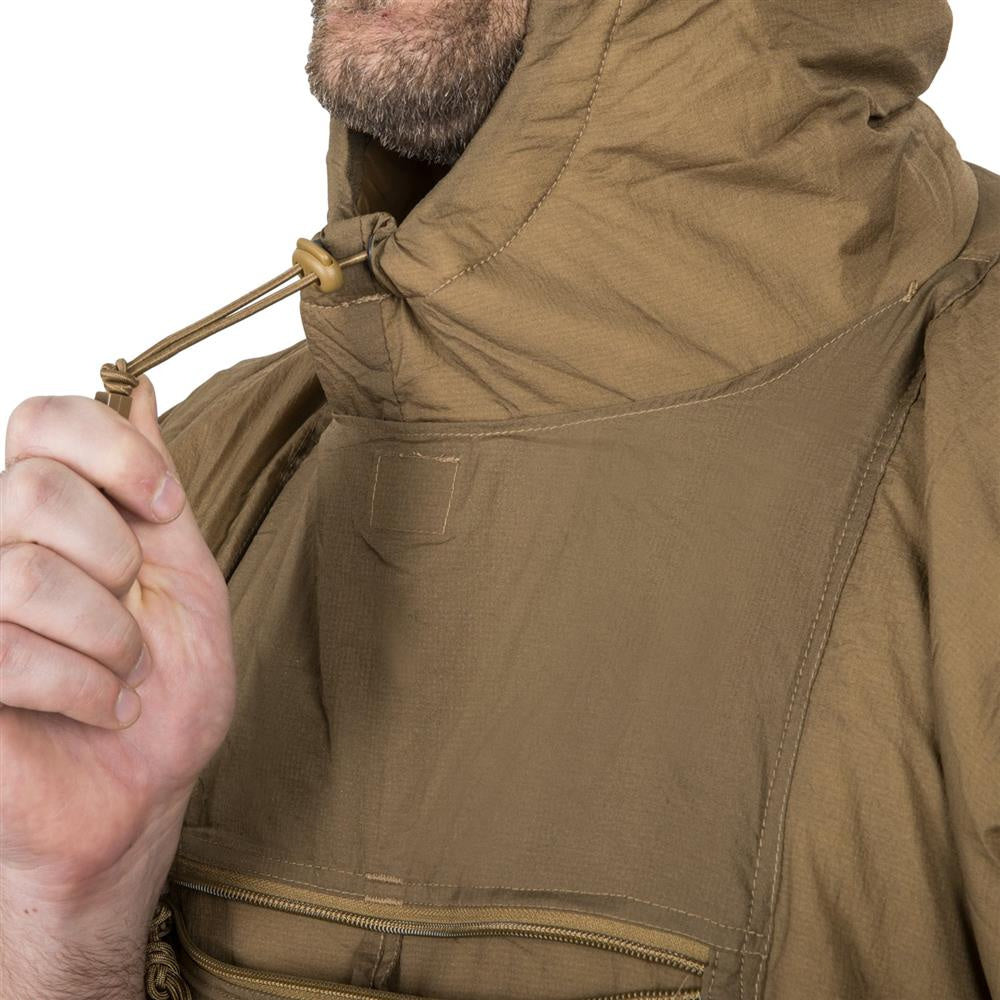 Universalus šiltas apklotas/pončas Helikon-Tex Swagman Roll Poncho, spalva Woodland