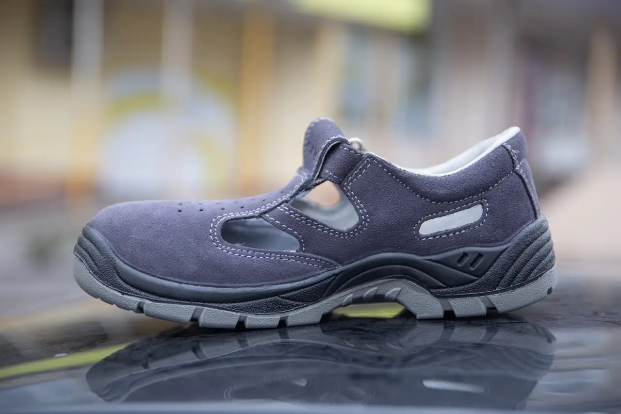 Moteriški darbiniai sandalai