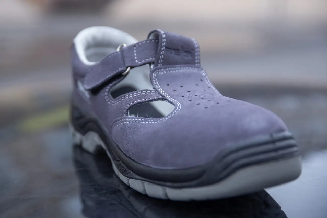 Vyriški darbiniai sandalai internetu