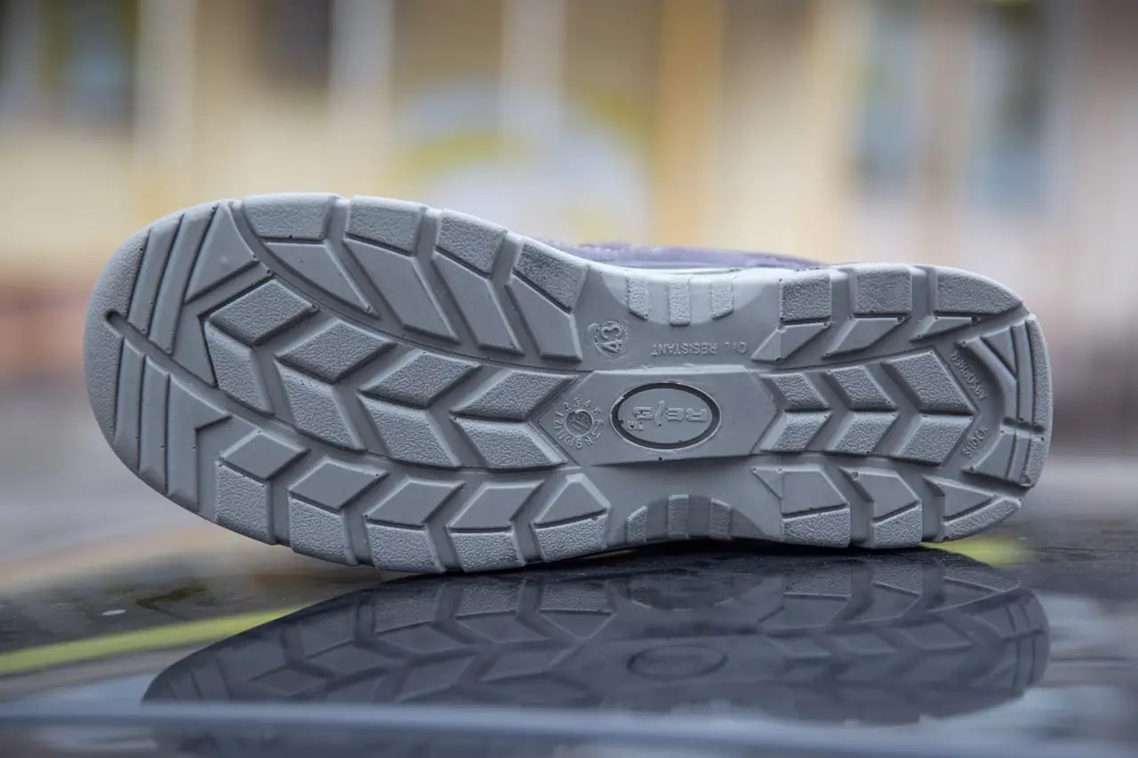 Darbo batai internetu, gera kaina, moteriški ir vyriški batų modeliai.