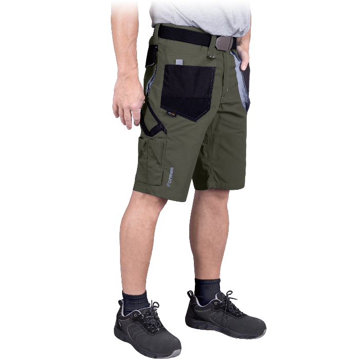 Khaki spalvos vyriški darbiniai šortai vasaros laikotarpiui.