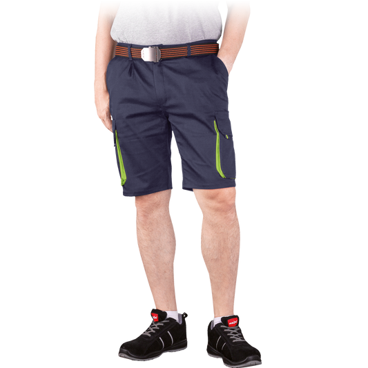 Elastingi darbiniai šortai, patogiam darbui šilto sezono metu. Nevaržo judesių. Patogios kišenės. Audinys neblunka intensyviai naudojant ir skalbiant. Tvirta medžiaga, sustiprinto daugiausiai besidėvinčios vietos.