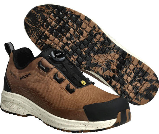 Composite vs metalinė pirštų apsauga: kuo skiriasi ir ką rinktis?