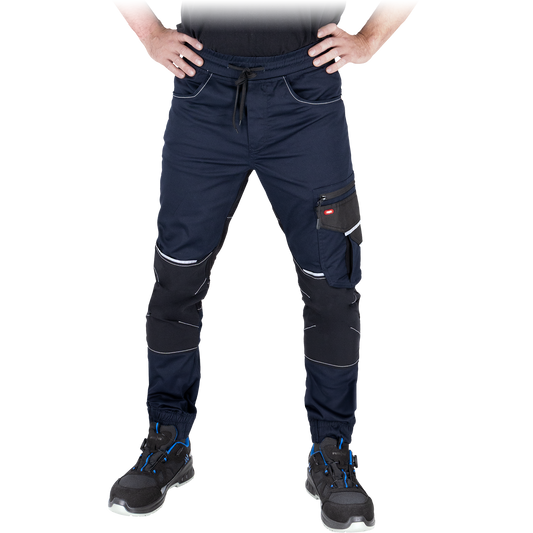 Aukštos kokybės elastingos darbo kelnės FLEXZONE TWILL, užtikrina judėjimo laisvę ir patogumą