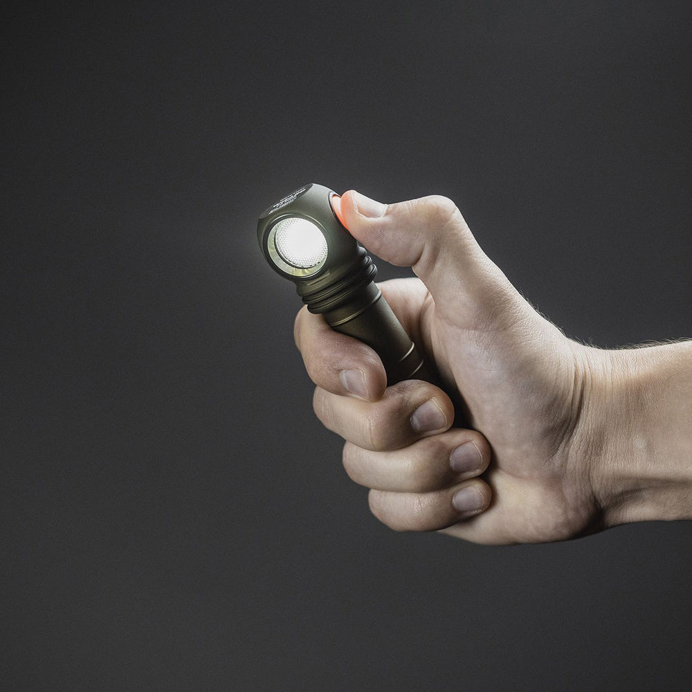 Prožektorius - žibintuvėlis su magnetiniu įkrovikliu Armytek Wizard C2 Pro, Olive spalvos