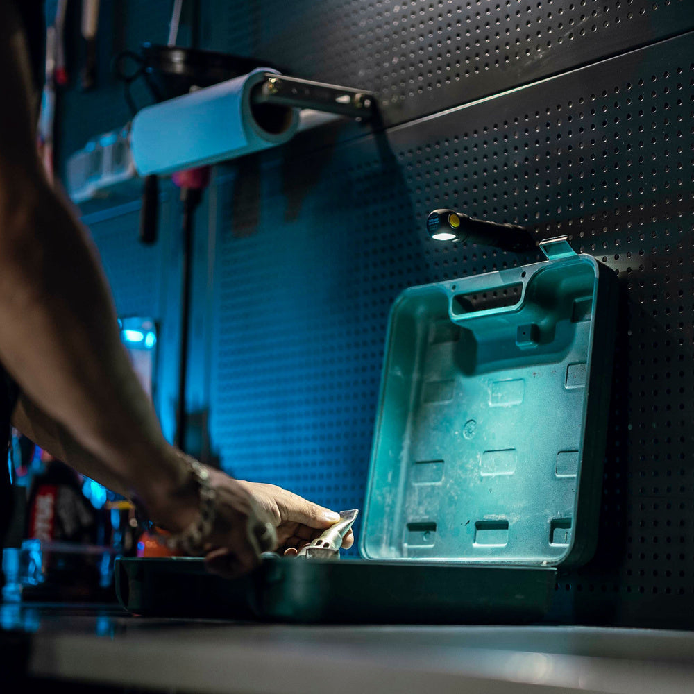 Prožektorius - žibintuvėlis su magnetiniu įkrovikliu Armytek Wizard C2 Pro MAX LR, Juodos spalvos, 44411